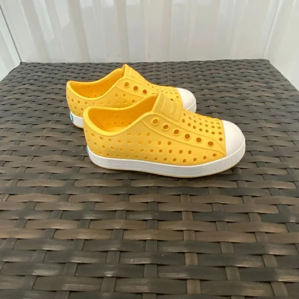 Native Jefferson shoes children’s size 7